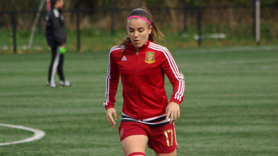 María Blanco con la camiseta de la selección española.
