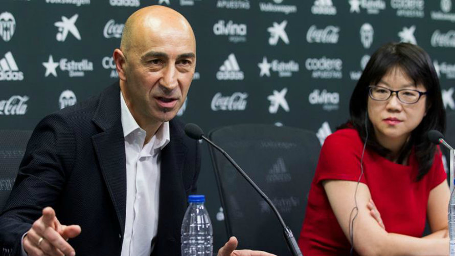 Pako Ayestarán ya ejerce como entrenador del Valencia CF. Efe.