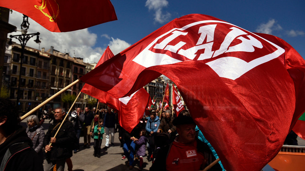 Manifestación de LAB el 1 de mayo en Pamplona (P. Lasaosa) (2)
