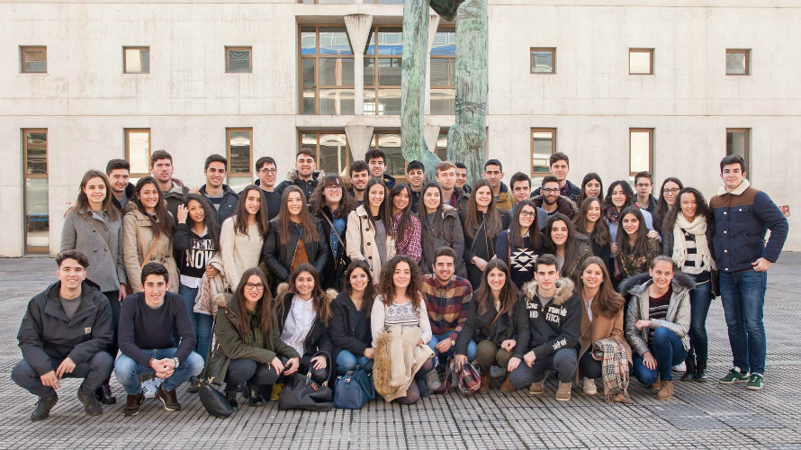 Estudiantes del IES Alhama de Corella, en la Universidad Pública de Navarra.
