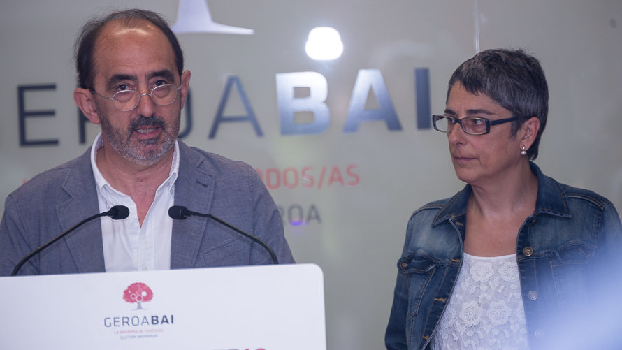Daniel Innerarity e Anika Luján, candidatos al Congreso y al Senado por Geroa Bai. (13). IÑIGO ALZUGARAY