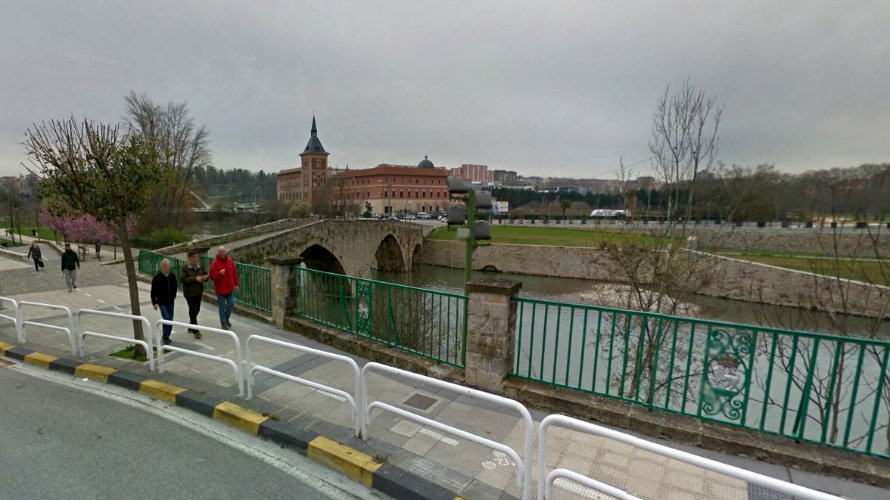 Zona del Puente de Santa Engracia, en el barrio de la Rochapea de Pamplona, donde ocurrió el suceso. GOOGLE MAPS.