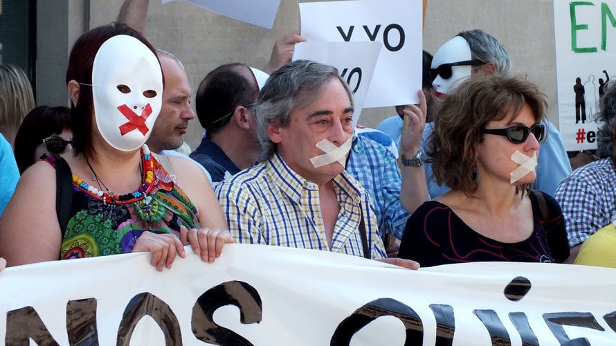 CCOO se manifiesta frente al Palacio de Navarra en defensa de los derechos de los pensionistas. S. REDíN  (9)