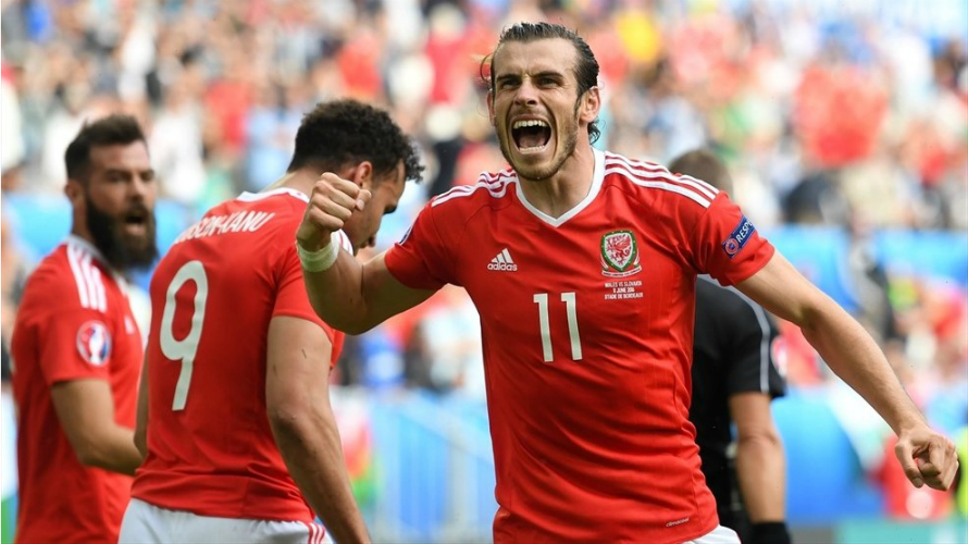 Gareth Bale marca para Gales. Foto Uefa.com