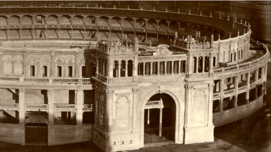 La actual palza de toros tras su inauguración en 1923.-ZARAGÜETA