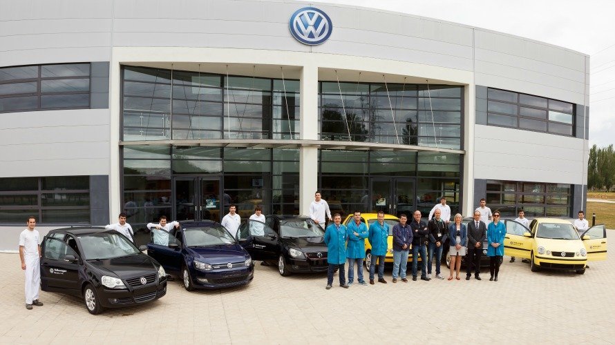 Volkswagen Navarra dona seis Polo a tres centro de FP.