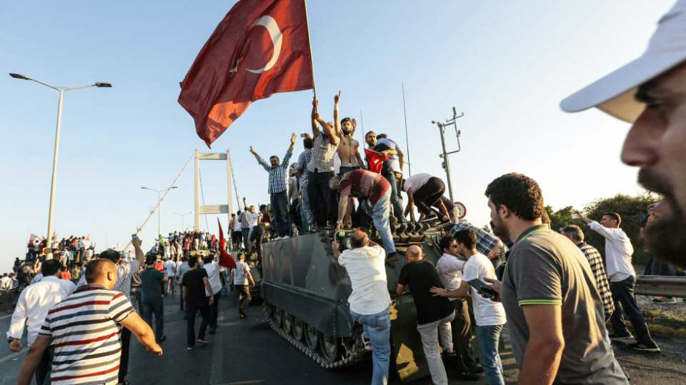 Intento de golpe de Estado en Turquía saldado con más de 180 muertos. (RTVE).