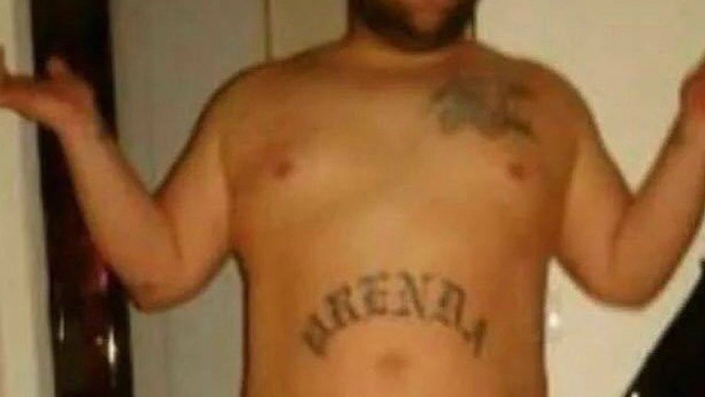 El tatuaje con el apellido Prenda de uno de los detenidos. EL ESPAÑOL