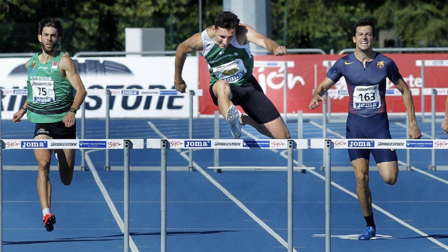 El atleta Sergio Fernández, subcampeon de Europa, se proclamó campeón de España de 400 metros vallas, en la 96 edicion del Campeonato de España de Atletismo que se disputa durante este fin de semana en las pistas de Las Mestas de Gijón. EFE/Alberto Morante