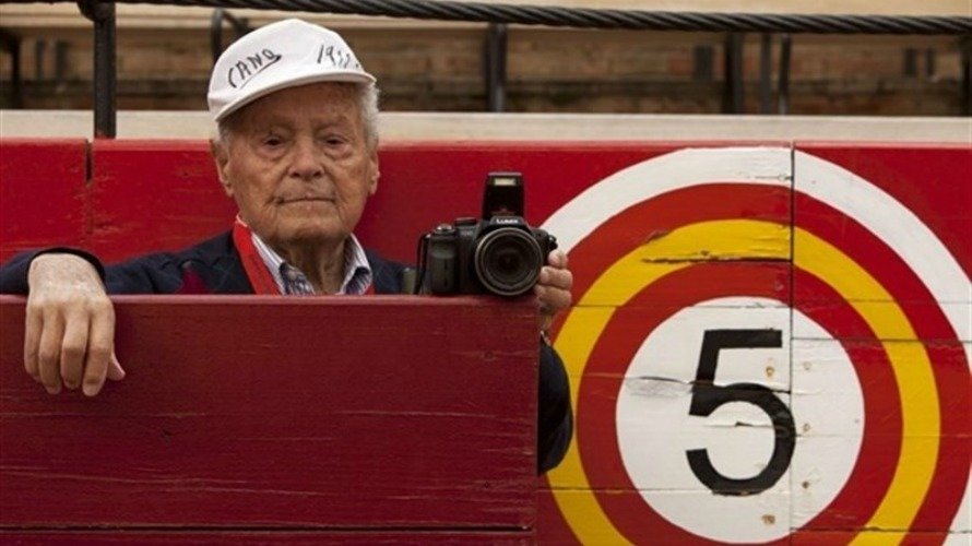 Fallece a los 103 años el fotógrafo taurino 'Canito'. EP