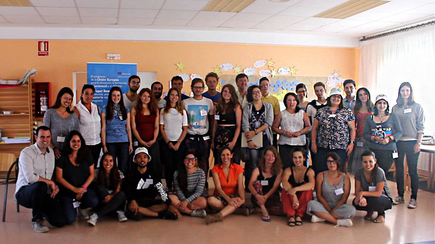 Foto de grupo de los voluntarios del programa Erasmus+ Juventud