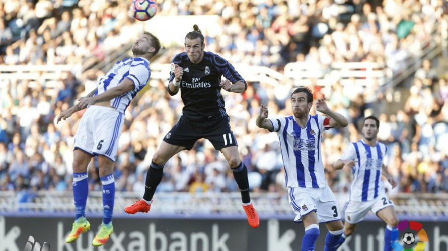Gareth Bale al remate en Anoeta. Foto Lfp.