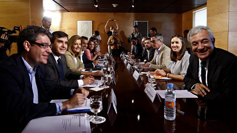 Reunión de los equipos negociadores del PP y Ciudadanos Europa Press