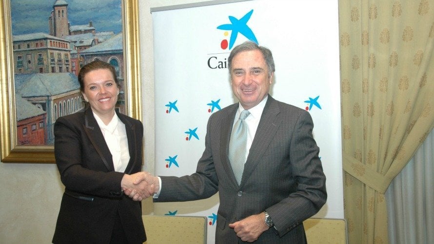 -Ana Díez Fontana, directora territorial de CaixaBank, y José Antonio Sarría, presidente de la CEN.