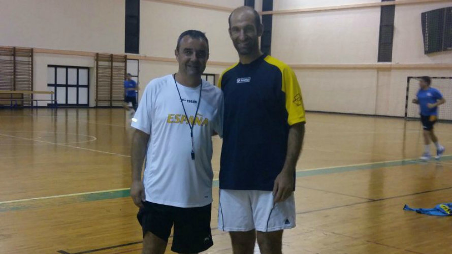 Manuel Etayo (izquierda) entrenando en Malta. Foto facebook.