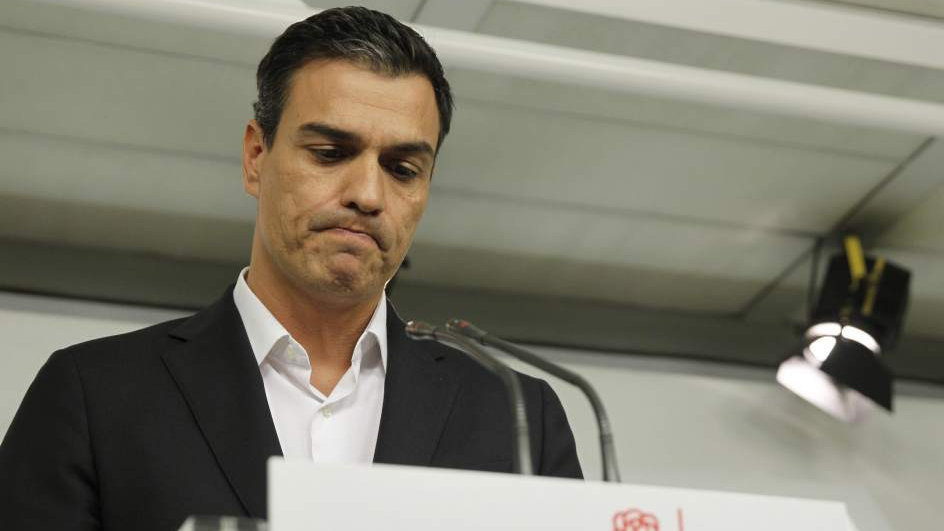 Pedro Sánchez comparece tras las dimisiones en la Ejecutiva socialista. EFE Javier López
