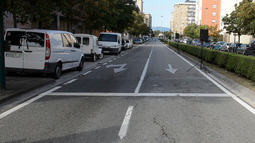 El programa BiziKalea del Ayuntamiento de Pamplona corta la avenida San Jorge durante todo el domingo. PABLO LASAOSA (1)