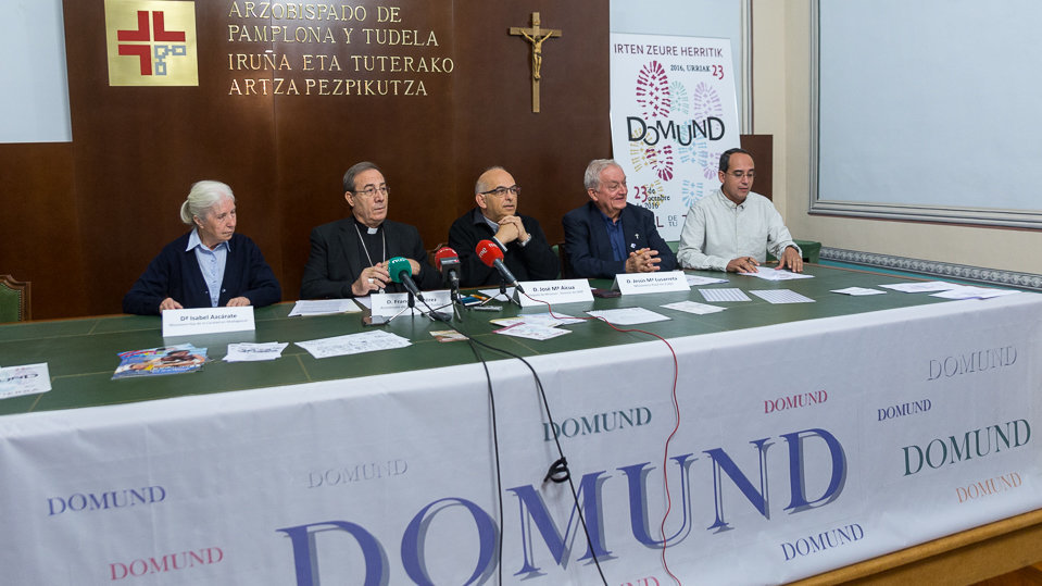 El arzobispo de Pamplona y Tudela, Francisco Pérez, acompañado de delegados y misioneros, presenta el Domingo Mundial de las Misiones (DOMUND) en el arzobispado (10). IÑIGO ALZUGARAY