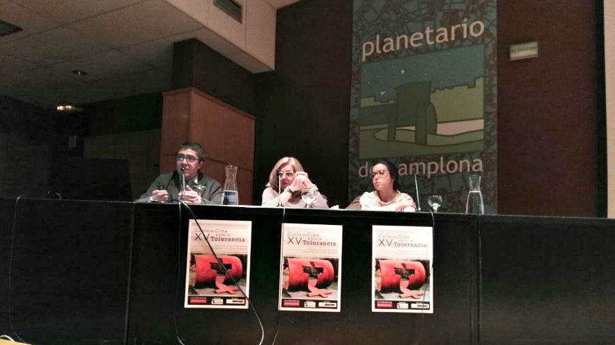 La presidenta de Covite, Consuelo Ordóñez, en el coloquio de Cine para la tolerancia celebrado en Pamplona