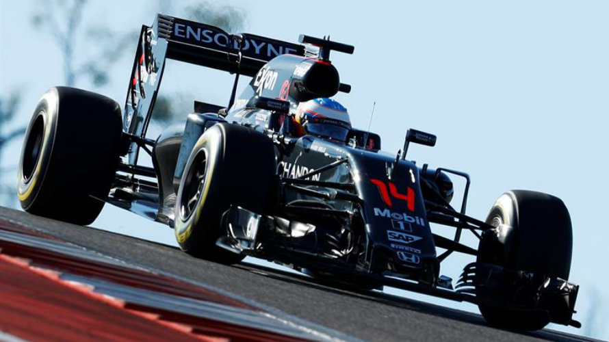 Fernando Alonso conduce su monoplaza en el GP de Austin (Estados Unidos).