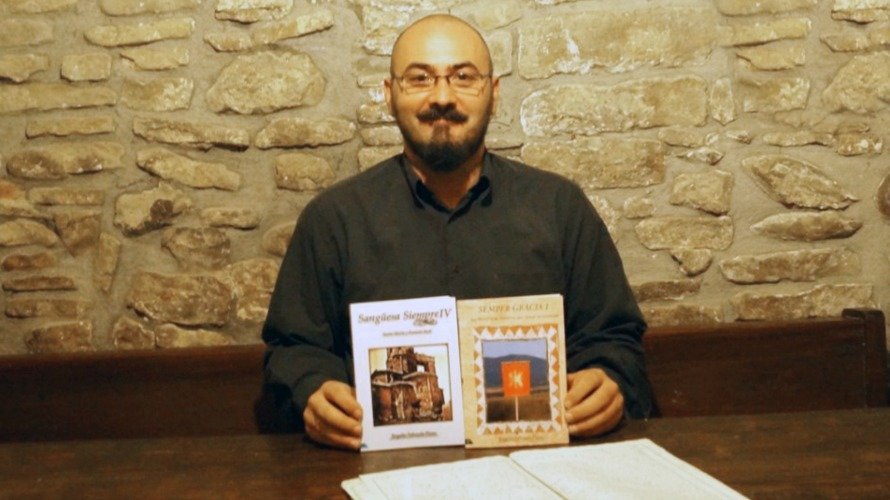 El escritor navarro Rogelio Taboada.