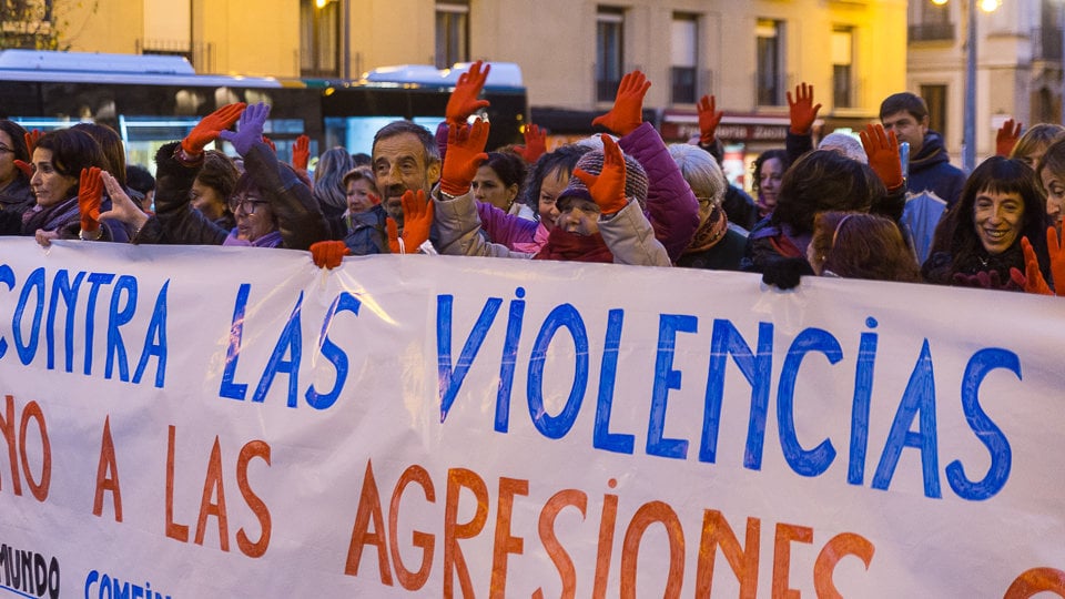 Concentración contra las violencias machistas en el Paseo Sarasate de Pamplona (6). IÑIGO ALZUGARAY