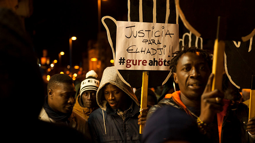 Manifestación de la comunidad Senegalesa en protesta por la muerte del senegales Elhadji Ndiaye. MIGUEL OSÉS_6