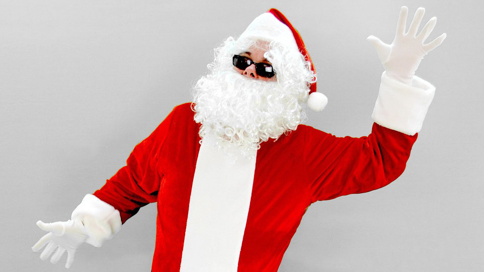 Imagen de un hombre vestido de Papá Noel ARCHIVO