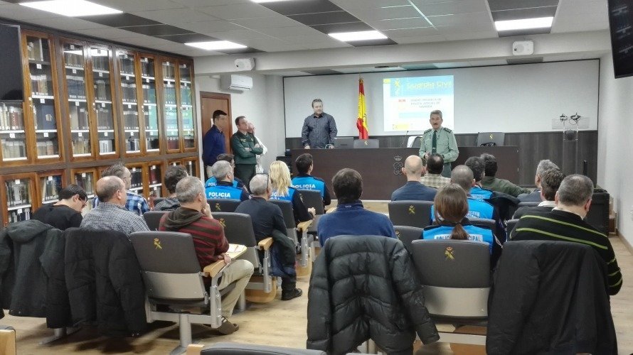 Jornada de formación de la Guardia Civil sobre violencia de género a la que asistieron agentes de Policía Municipal de varios Ayuntamientos de Navarra