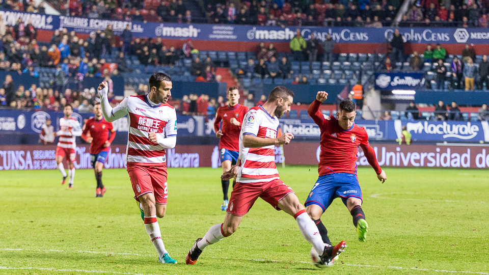 Partido de la Copa del Rey entre Osasuna y Granada (2-0) disputado en El Sadar (23). IÑIGO ALZUGARAY