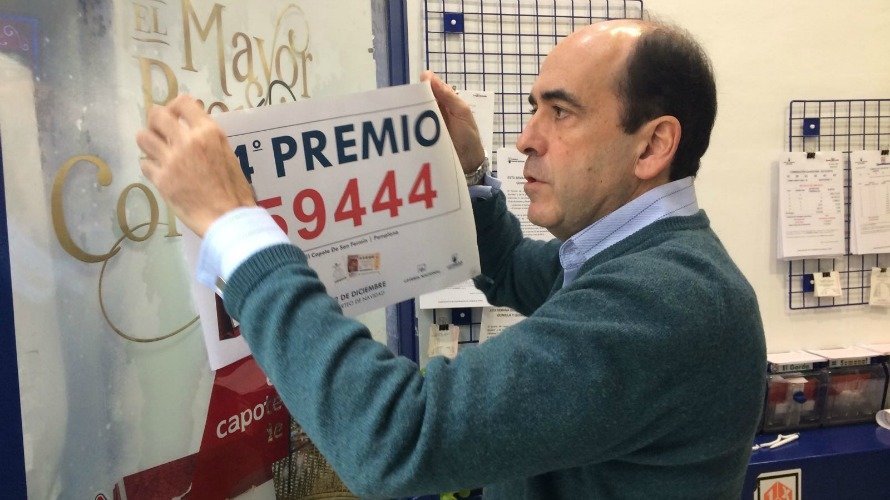 El encargado de la administración de la calle Bergamín de Pamplona ha repartido el cuarto premio de la Lotería de Navidad con el número 59.444. NAVARRA.COM