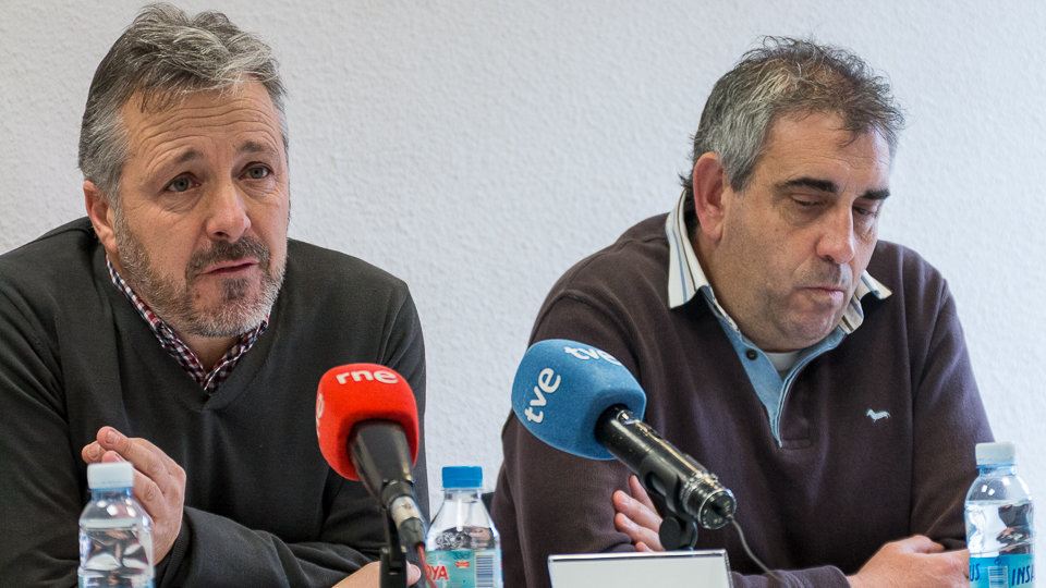 El presidente de UAGN, Félix Bariáin, y otros dirigentes del sindicato, David Lezáun y Luis Miguel Serrano, valoran el anuncio del Gobierno de Navarra de extender el Canal de Navarra hasta la Ribera.
