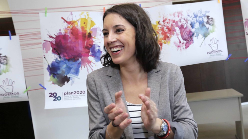 La portavoz adjunta de Podemos en el Congreso, Irene Montero, momentos antes de participar en la localidad navarra de Ansoáin en un encuentro para presentar el "Plan 2020" para ganar las elecciones al PP. EFE/Villar López