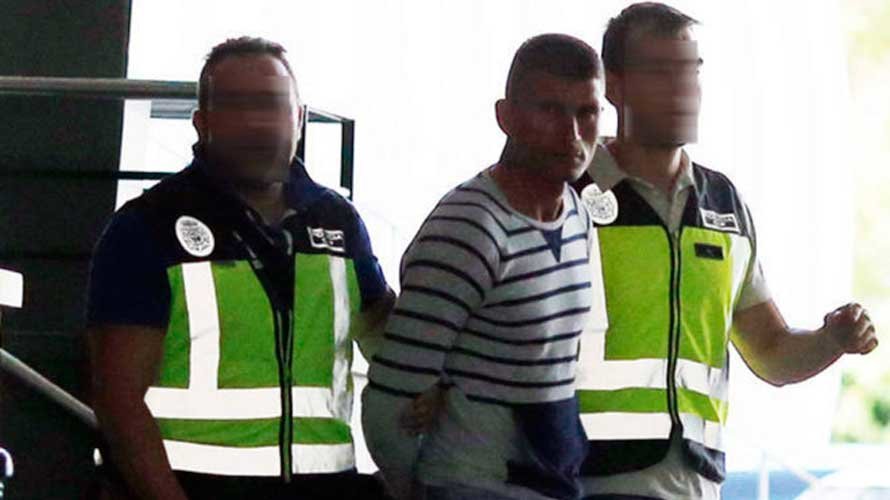 Hombre detenido por elasesinato de una mujer en Almería. EFE