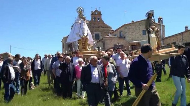 Imagen de la procesión de la Virgen de Valdejimena, en Horcajo Medianero SALAMANCA RTV