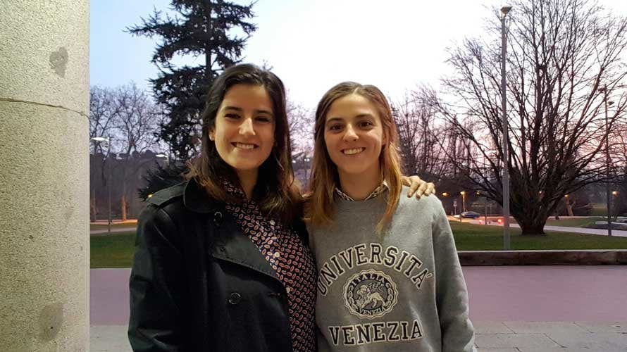 Patricia Trigo Gonzalez y Verónica Zubiaur Chalmeta, directoras de la campaña provida en Pamplona. CEDIDA