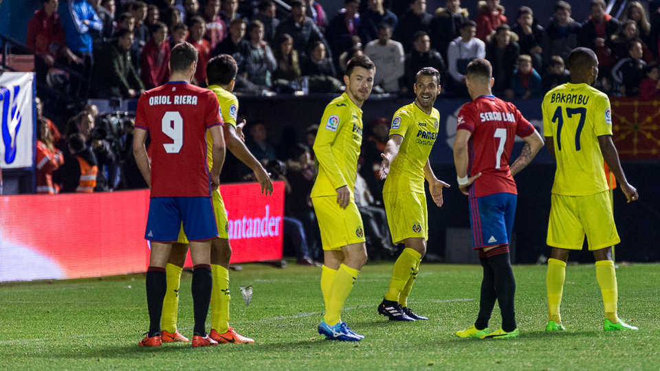 Partido de Liga entre Osasuna y Villarreal disputado en El Sadar (15). IÑIGO ALZUGARAY