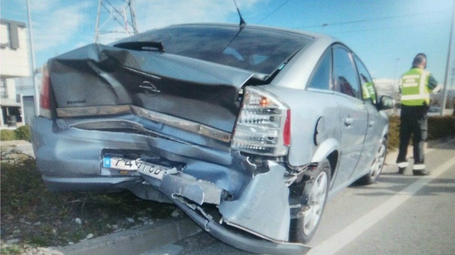 Uno de los cuatro coches afectados en la colisión múltiple de Cordovilla