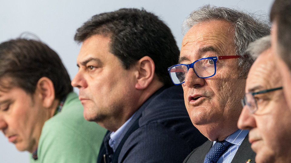El presidente de Osasuna, Luis Sabalza, y su Junta Directiva analizan la situación del equipo y el club (20). IÑIGO ALZUGARAY