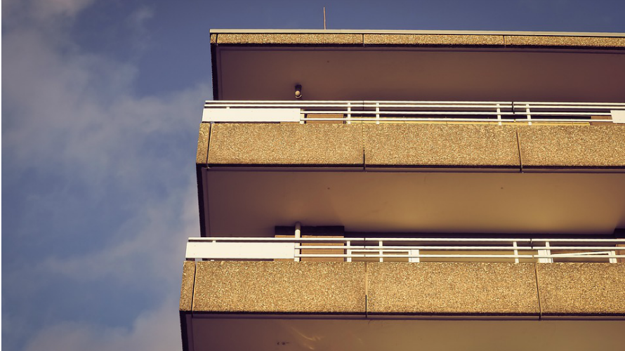 Balcones en una imagen de recurso. ARCHIVO