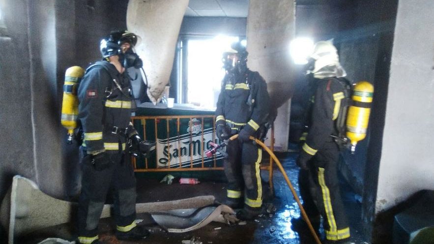 Una bajera de un grupo de jóvenes de Castejón se ha calcinado tras declararse un incendio BOMBEROS DE NAVARRA 5