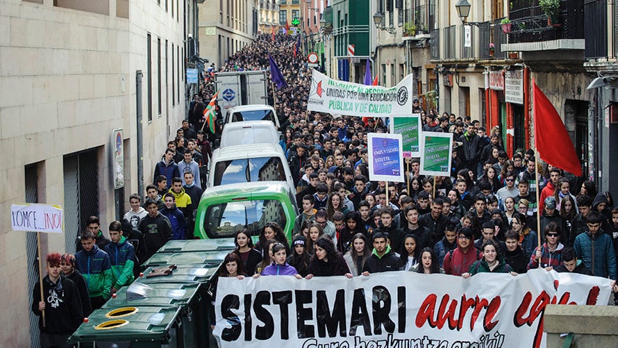Manifestación huelga estudiantil del 23 de Marzo de 2017. MIGUEL OSÉS_9