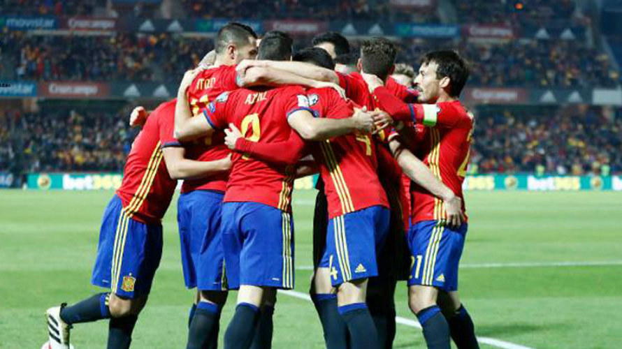 Los jugadores de la selección celebran un gol. Foto web Rfef.es