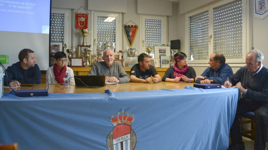 Junta Directiva de la Peña Sport en asamblea. Foto web Peña Sport.