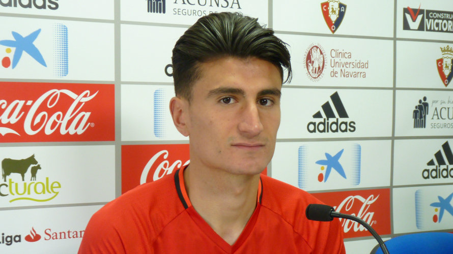 El jugador de Osasuna Luis Perea en Tajonar.