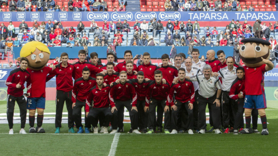 El equipo juvenil de Osasuna, en El Sadar. Foto CA Osasuna.