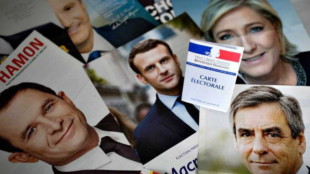 Carteles de la primera vuelta de las elecciones francesas que parte con Macron, Le Pen, Fillon y Melenchon como favoritos EFE