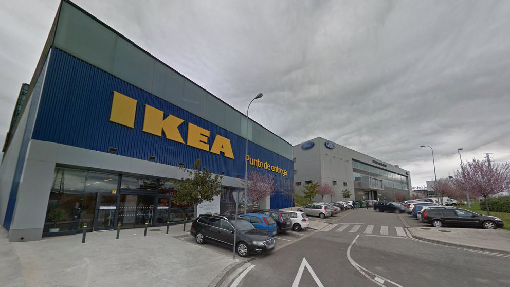 El punto de recogida de muebles de Ikea en Pamplona, sito en Cordovilla