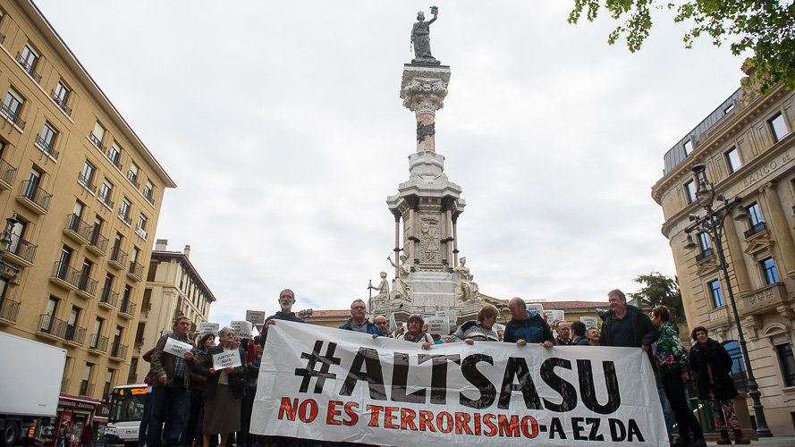 Concentración en Pamplona de las familias de los detenidos por la agresión en Alsasua a dos guardias civiles y sus parejas. PABLO LASAOSA