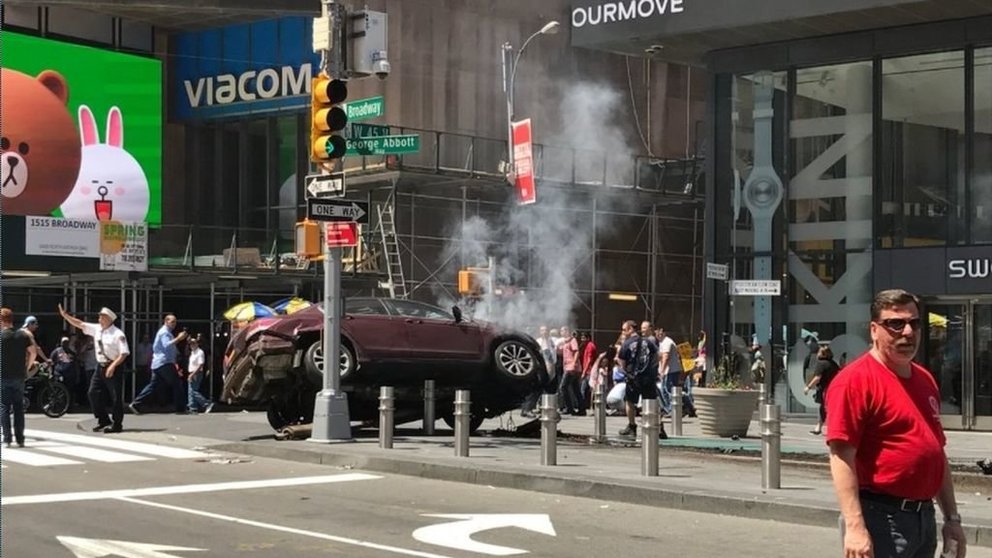 Imgen del vehículo del incidiente ocurrido en Times Square, en Nueva York.